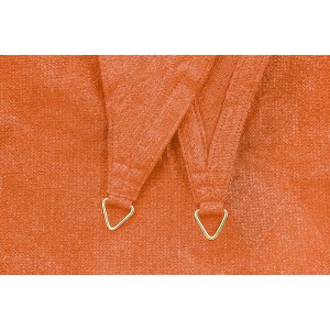 Detailaufnahme: Terracottafarbenes Schneider Sonnensegel Teneriffa mit Edelstahl-Befestigungsringen.