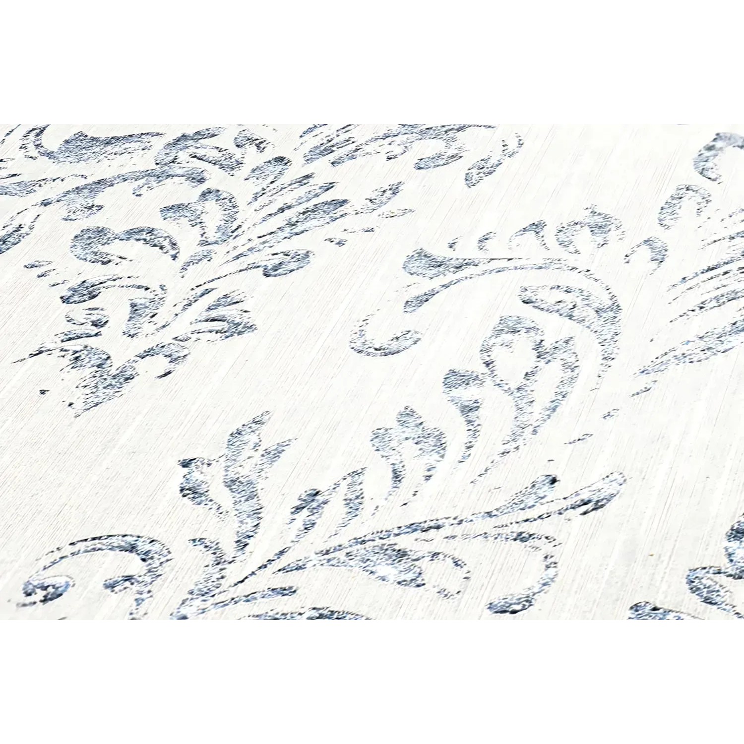 Barock Tapete in Silber/Weiß mit schimmerndem Ornament-Muster für Wohnräume.