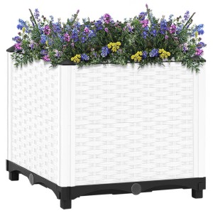 Weißes vidaXL Hochbeet (40x40x38 cm) aus Polypropylen mit Rattan-Optik, bepflanzt mit bunten Blumen.