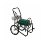 Brauner Relaxdays Gartenschlauchwagen aus Stahl mit Handkurbel, Lufträdern und Korb für Gartenzubehör.