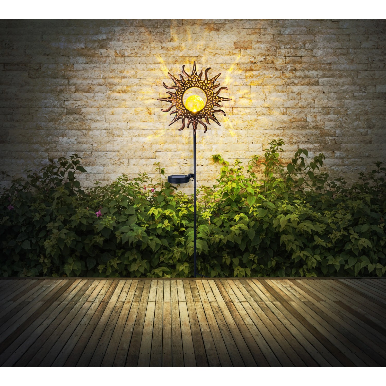 Globo LED Solarleuchte in Schwarz-Matt/Rostfarben mit Sonne und Glaskugel, Höhe 81,5 cm.