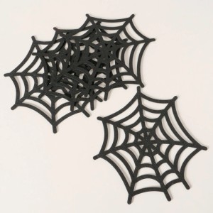 Schwarzes 4-teiliges Boltze Tischset Webba in Spinnennetz-Form aus Polyester für Tischdekoration.