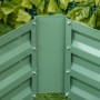 Detailansicht: Grünes Outsunny Hochbeet-Set aus Stahl, Ecke mit Schrauben befestigt.