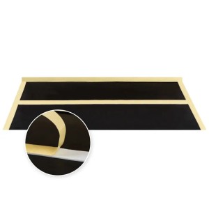 Schwarze Karat Gummi Stufenmatte Coin 25x75cm mit Klebestreifen für den Außenbereich.