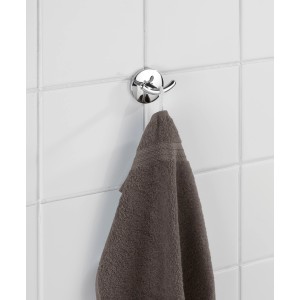 Wenko Wandhaken Cuba Duo mit Handtuch, verchromter Handtuchhalter für Bad und Küche.