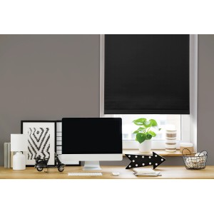 Gardinia EasyFix Thermo Rollo, 75x150 cm, Schwarz, am Fenster montiert.