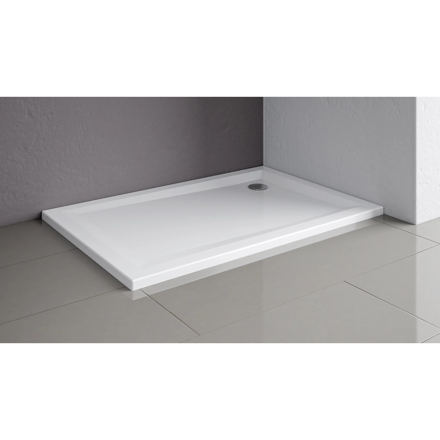 Rechteckige, flache, weiße Schulte Duschwanne 120x80 cm im Badezimmer.
