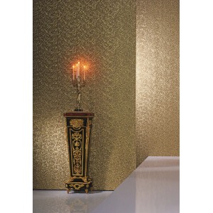 Glööckler Vliestapete Imperial Miniaturfedern Uni Gold an Wand, mit Kerzenleuchter.