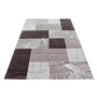 Brauner Kurzflorteppich Parma mit modernem geometrischem Muster und abstrakten Linien. Pflegeleicht und robust.