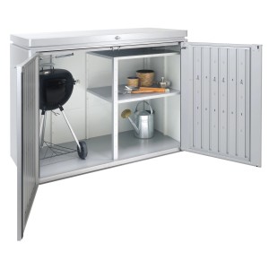 Biohort High Board mit Zwischenboden, Grill und Gartenzubehör. Ordnungssystem für den Garten.