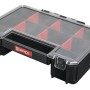 Schwarzer PROREGAL QBRICK Werkzeugkoffer mit transparentem Deckel und roten Fächern.