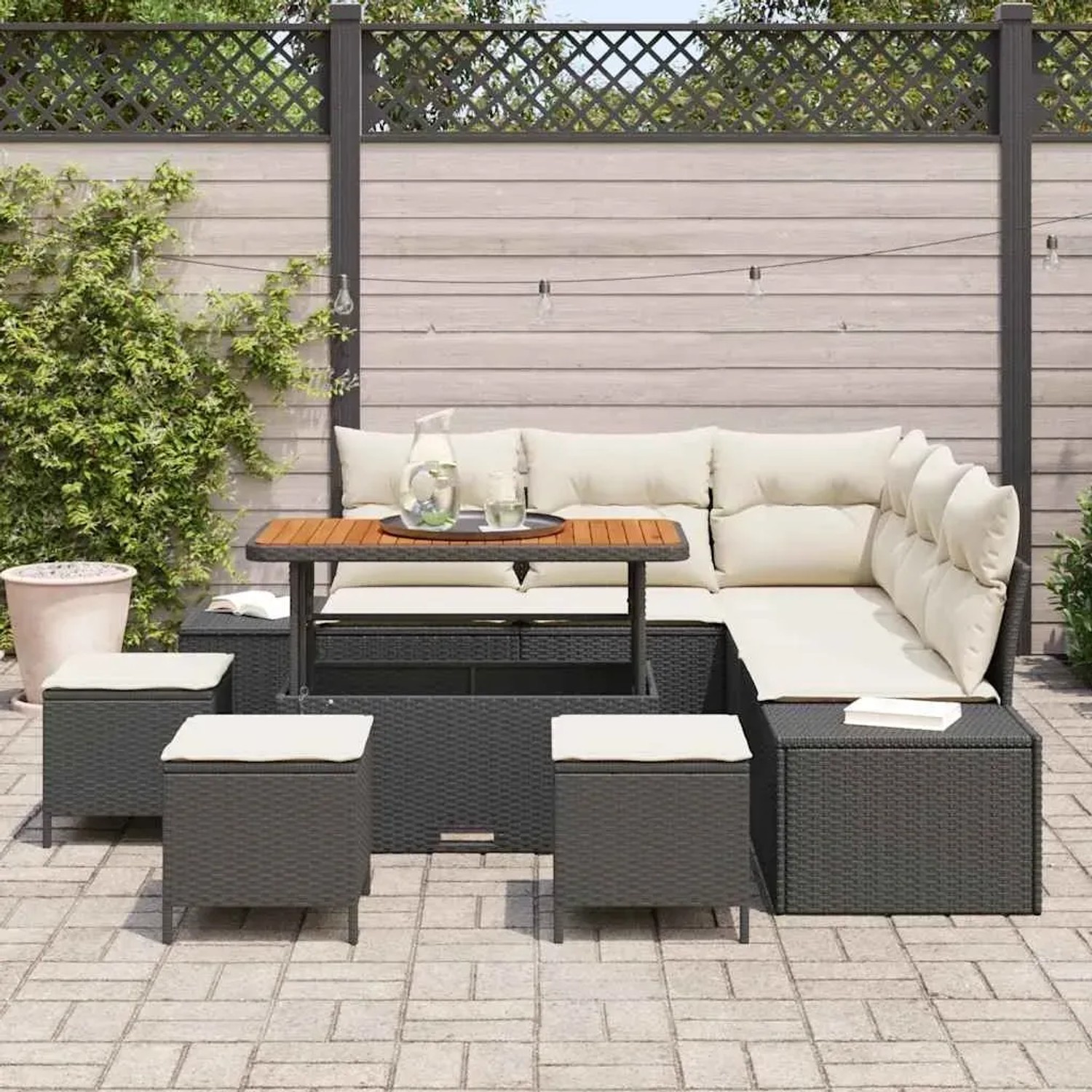 vidaXL Garten-Sofa-Set, 9-teilig, schwarz, Poly Rattan. Lounge-Gruppe mit Tisch und Hockern im Außenbereich.