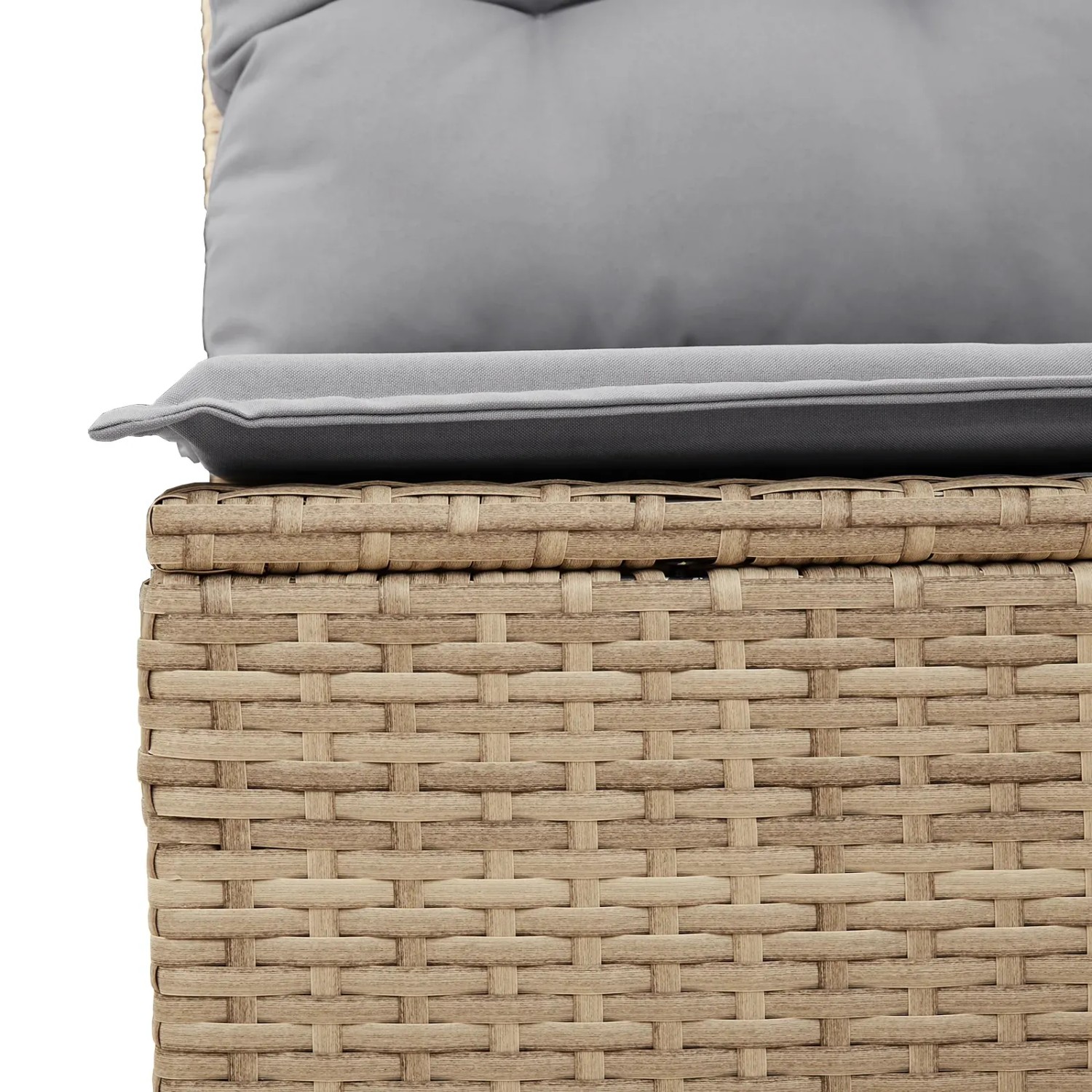 Detailaufnahme: Beige vidaXL Gartenmöbel-Set aus Rattan mit grauen Kissen.