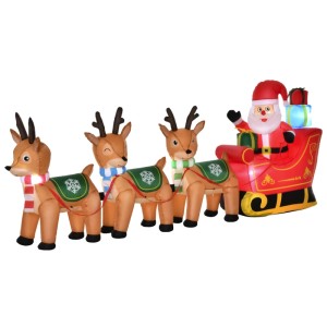 Aufblasbarer Weihnachtsmann auf rotem Schlitten mit Geschenken, gezogen von drei Rentieren mit Schals. LED-Weihnachtsdekoration.