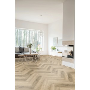 Wohnraum mit Click-Vinylboden San Francisco Oak Herringbone City im Fischgrätmuster.