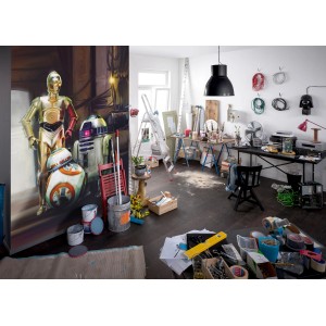 Fototapete STAR WARS Three Droids im Raum, C-3PO, R2-D2 und BB-8. Wanddeko für Star Wars Fans.