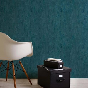 Blaue Vliestapete in Rostoptik von Bricoflor. Dunkelblaue Wandtapete mit Industrie Design für Wohnzimmer.