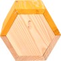 Rückansicht des sechseckigen Bienenhauses von Esschert Design aus hellem Holz mit Aufhängeloch.