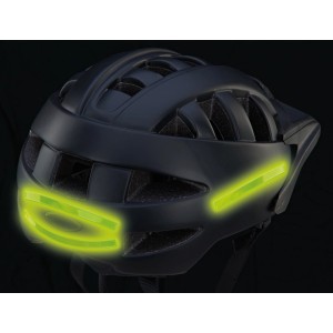 Fahrradhelm mit 8 Reflektions-Stickern für bessere Sichtbarkeit im Straßenverkehr.