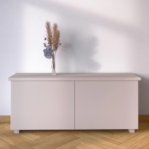 CREATE! by OBI Buntlack Eva Fliederlila, seidenmatt, aufgetragen auf einem Lowboard.