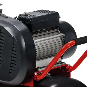 Detailaufnahme: Einhell Kompressor TE-AC 430/50/10, Keilriemenantrieb, Ölschmierung.