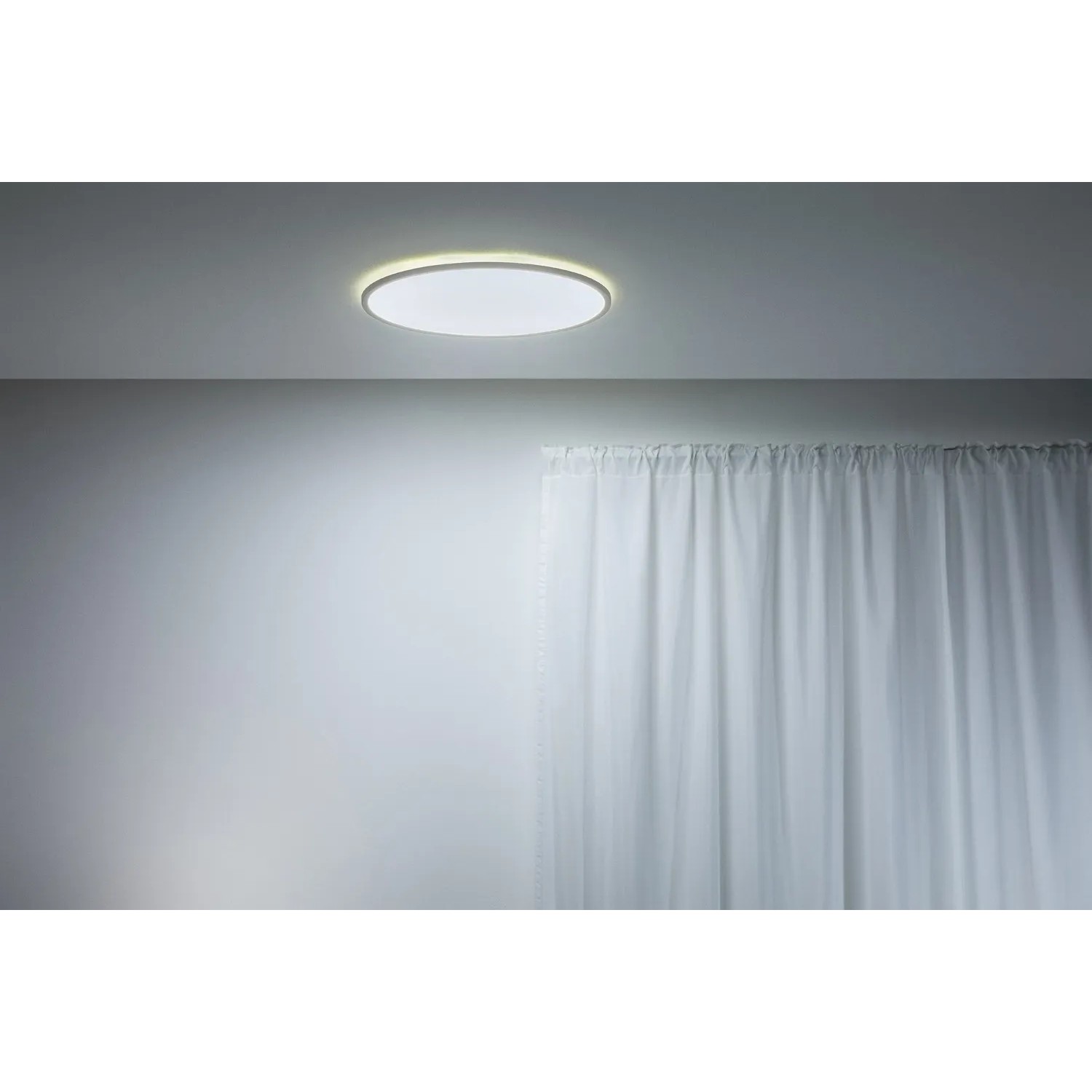 Weiße, runde WiZ LED-Deckenleuchte SuperSlim mit tunable white Funktion, Durchmesser 55 cm.