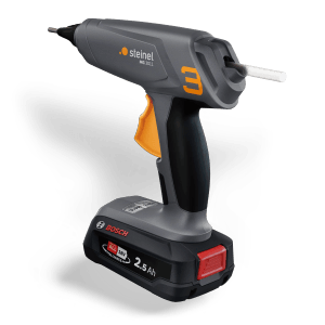 Steinel Akku-Heißklebepistole MobileGlue 3011 mit Akku und Ladegerät.