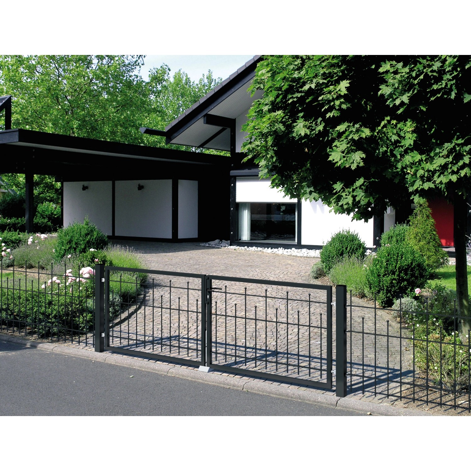 Anthrazitfarbenes Metallzaun-Set Madrid mit Tor zum Einbetonieren, 75x1000 cm. Gartenzaun für stilvolle Abgrenzung.
