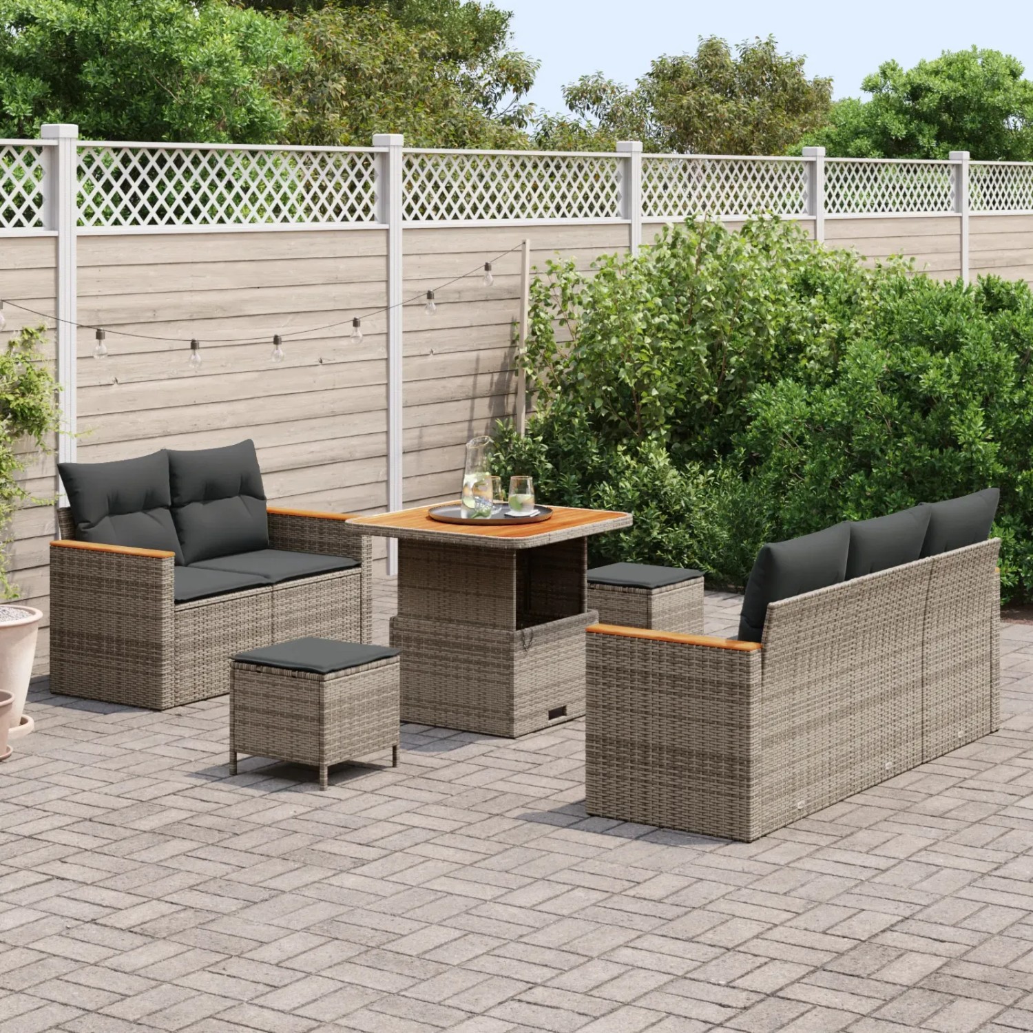 Graues 8-tlg. vidaXL Garten-Sofa-Set aus Poly Rattan mit Tisch und Kissen.