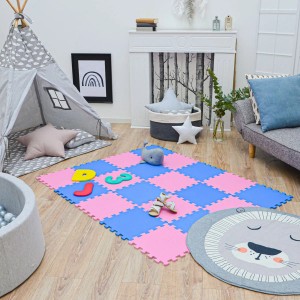 LittleTom Puzzlematte, 18-teilig, pink & blau, als Spielteppich im Kinderzimmer.