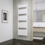 Schulte Design-Heizkörper Turin, 600 W, alpinweiß, 170,3x50,5 cm im modernen Bad.