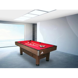 Billiardtisch Saphir mit rotem Tuch, Queue und Billardkugeln.