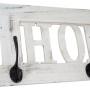 Weiße Wandgarderobe im Shabby-Look mit HOME Schriftzug und drei Doppelhaken.