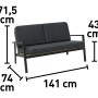 Detailaufnahme des 2-Sitzer-Sofas aus dem Lounge-Set Olary aus Akazienholz mit grauen Kissen.