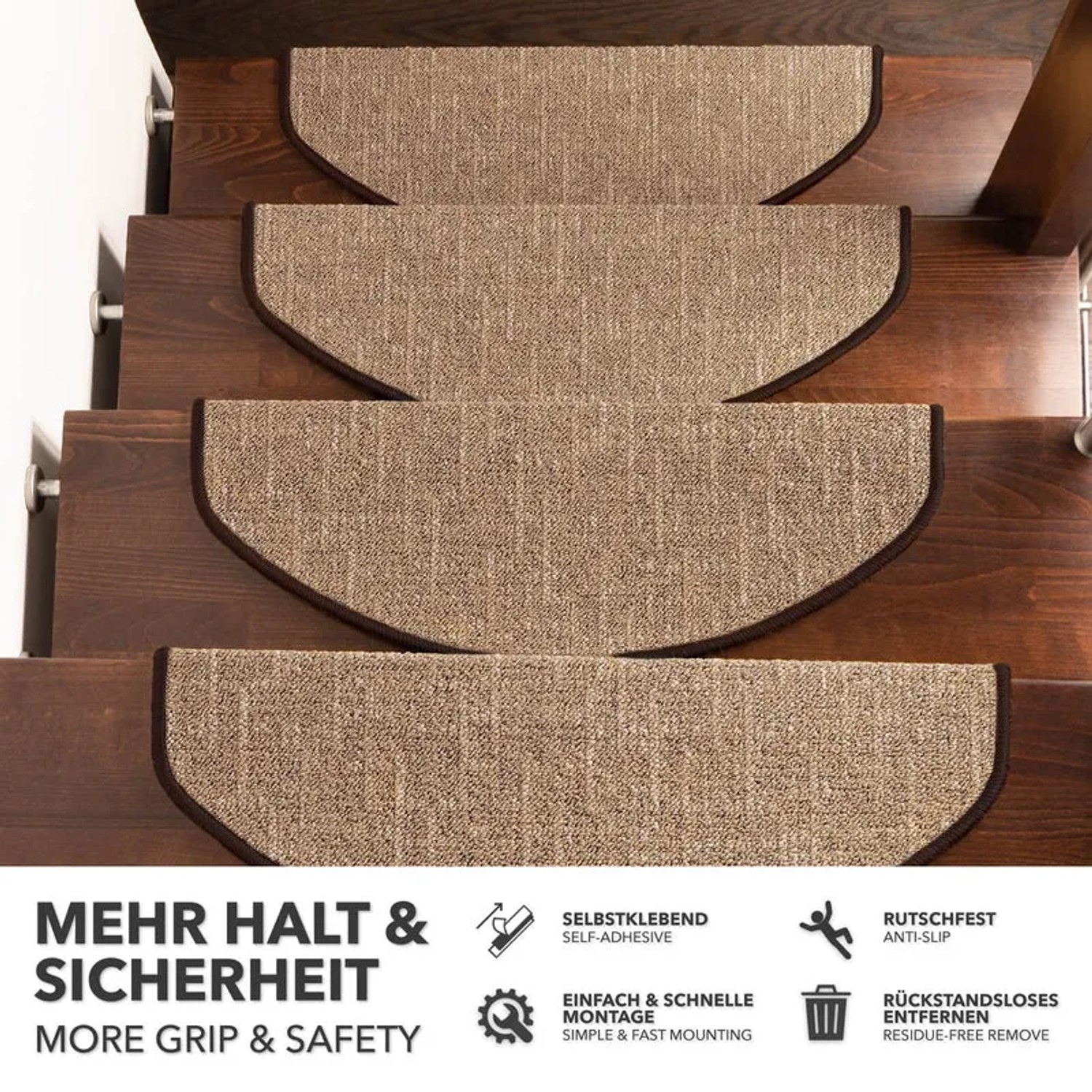 Halbrunde, braune Karat Stufenmatten Alto selbstklebend auf Holztreppe.