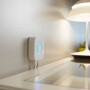 Philips Hue Bridge mit Tischlampe. Starterset für smarte Beleuchtung.