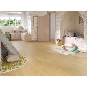 Heller Raum mit Parador Laminat Classic 1050 Eiche Mont Blanc Natur, wasserfest und modern.