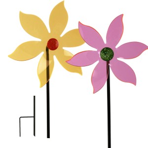2er Set Deko-Gartenstecker Windräder mit bunten Acrylglas-Blüten in Gelb und Pink.