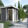 Graues weka Holz-Gartenhaus Angolo A mit Flachdach und geöffneter Tür in Gartenumgebung.
