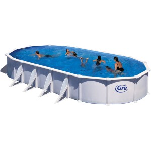 Ovaler, weißer Gre Stahlwand-Pool Atlantis (1000x550x132cm) mit Badenden.