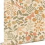 ESTAhome Vliestapete mit floralem Muster: orangefarbene Blumen, graugrüne Blätter, Vögel und Schmetterlinge auf hellem Grund.