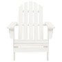 Weißer Adirondack Gartenstuhl mit Fußstütze und Tisch aus Tannenholz, Frontansicht.