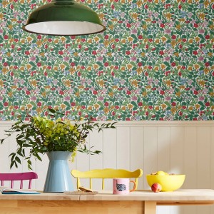 Mehrfarbige Joules Vliestapete Arts and Crafts Floral Rainbow mit Blumenmuster im Landhausstil.