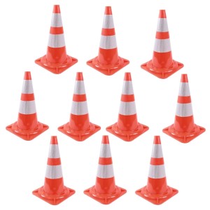 10 orangefarbene Verkehrskegel/Pylonen mit Reflexstreifen für Pannenhilfe und Markierungen.