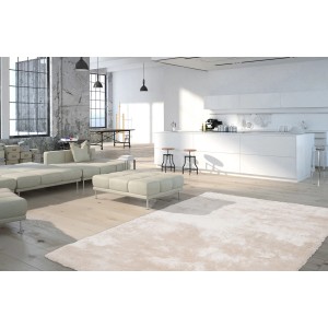 Beiger Obsession Hochflorteppich Curacao Ivory, 80x150 cm, in modernem Wohnraum.