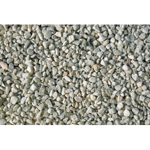 Nahaufnahme von Pflastersplitt 4-8 mm, gebrochene Steine in Grau-Weiß. Ideal für Pflasterarbeiten.