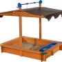 Gaspo Sandkasten Lea mit Dach, 137x105 cm, aus Holz mit farbigen Ecken und Matschwannen.