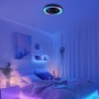 Schwarze LED-Deckenleuchte Mazzaro mit Ventilator und RGB-Beleuchtung im Schlafzimmer.