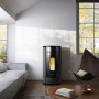 Freepoint Pelletofen Globe, Stahl Anthrazit, 10,5 kW, Automatik im Wohnraum.