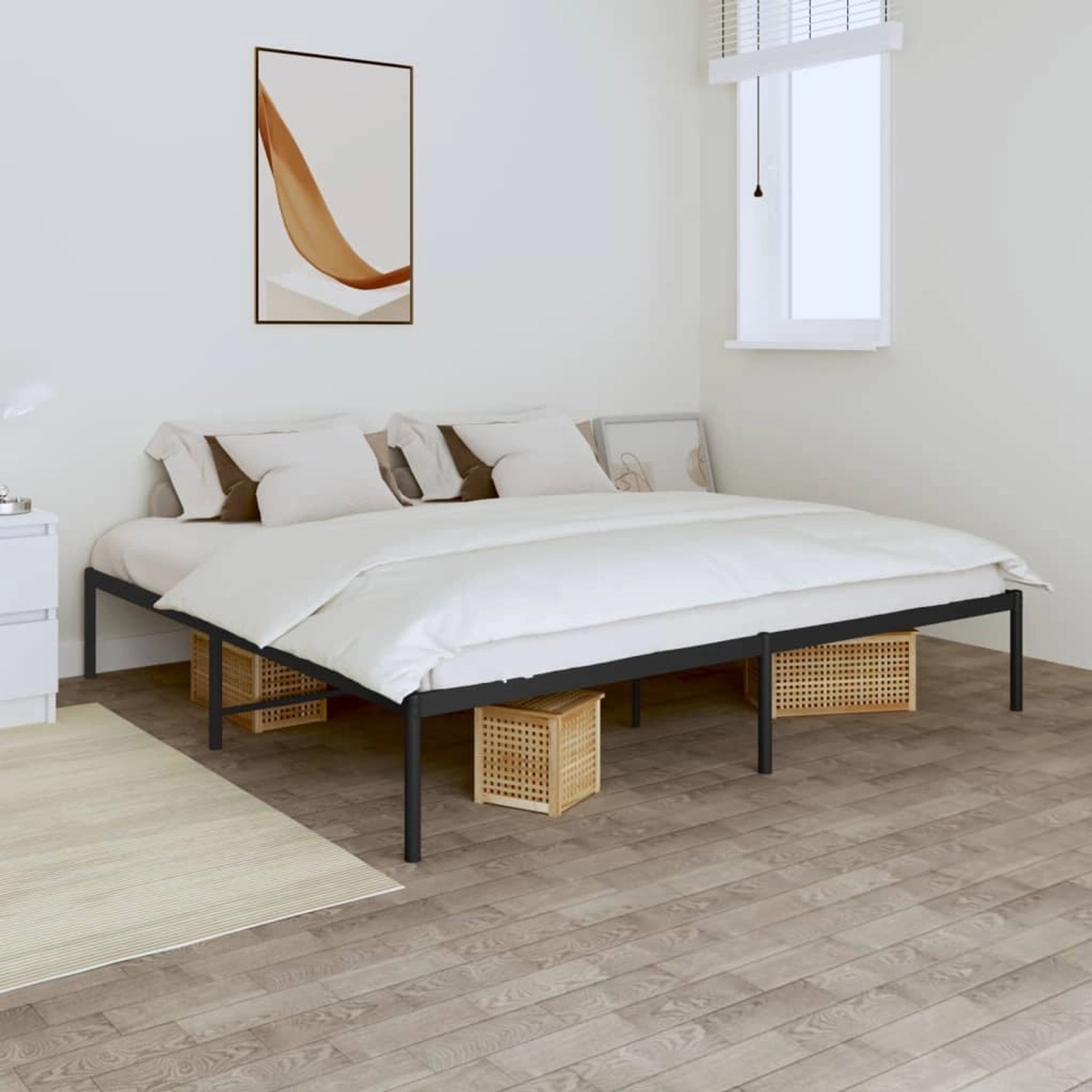 Schwarzes Metall Bettgestell (183x213 cm) von vidaXL mit Stauraum unter dem Bett.